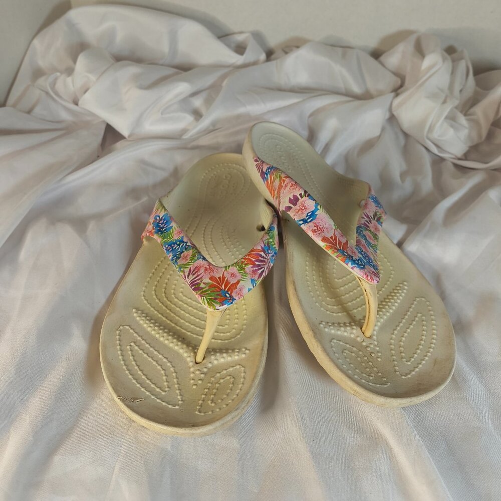 Crocs Womens Sandals Size 9